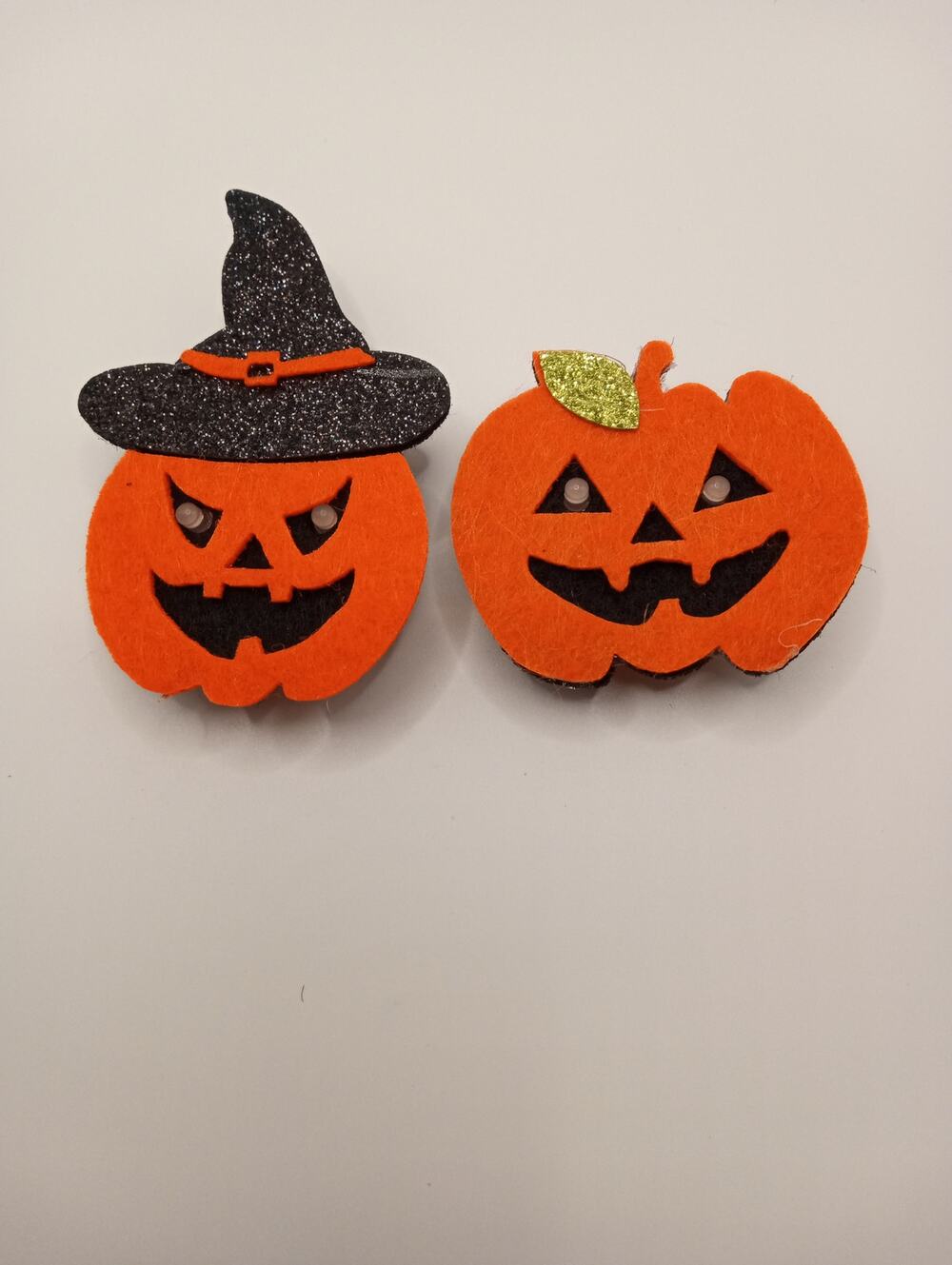 2 LIGHT UP Blinking Spooky Halloween Jack O Lantern Brooches